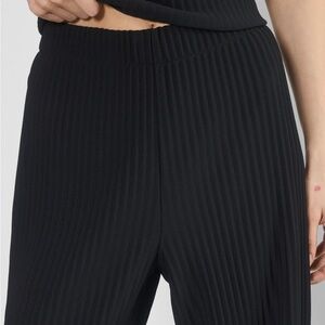 Aritzia Skilled Ribbed Black Pants